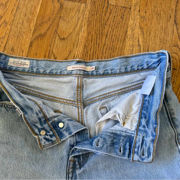 Levis wedgie straight jeans - SIZE 28 - Picture 4 of 5